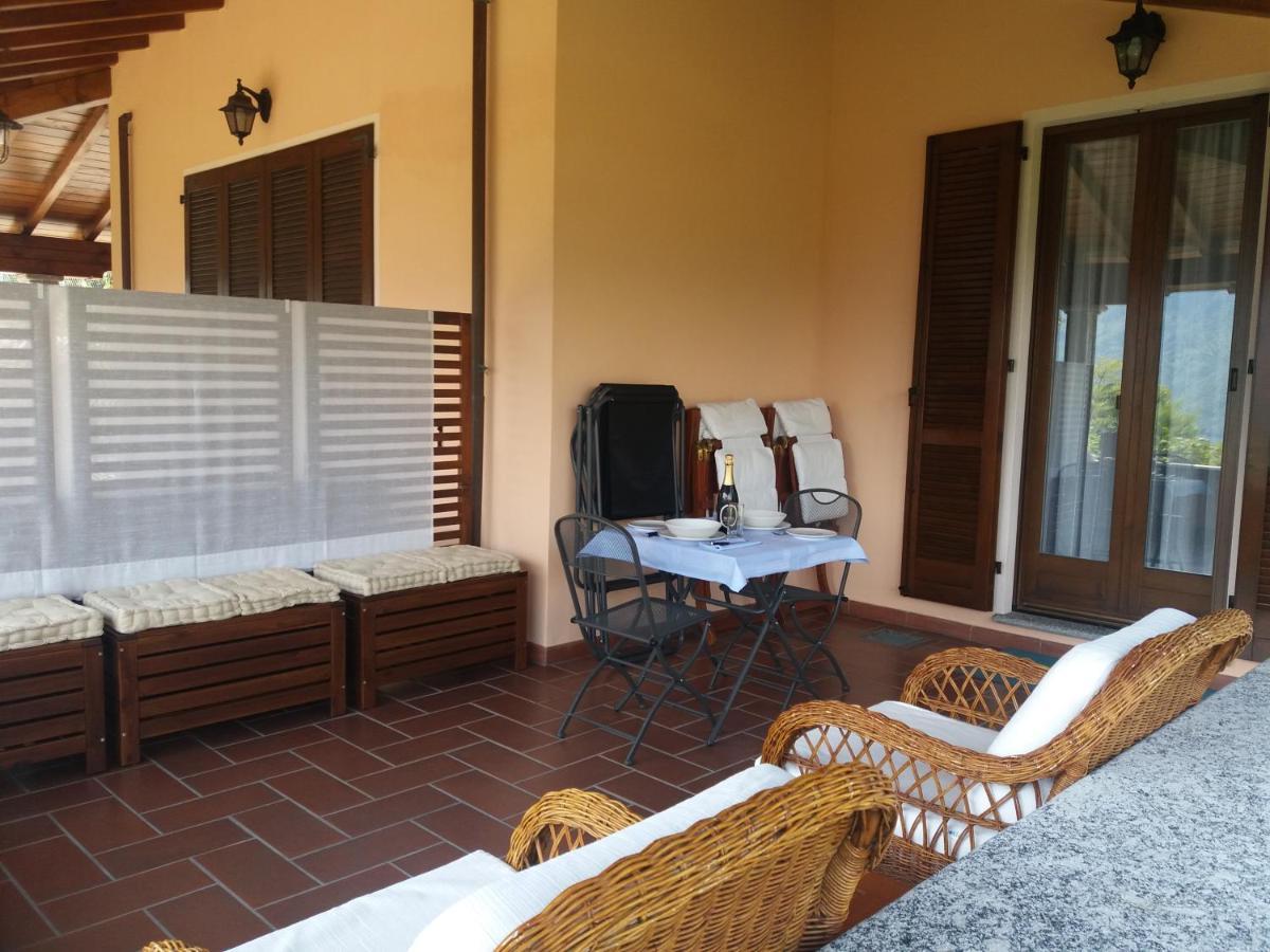 Casa Intignano - Camera Con Bagno E Portico Vista Lago Tremezzo Exterior foto