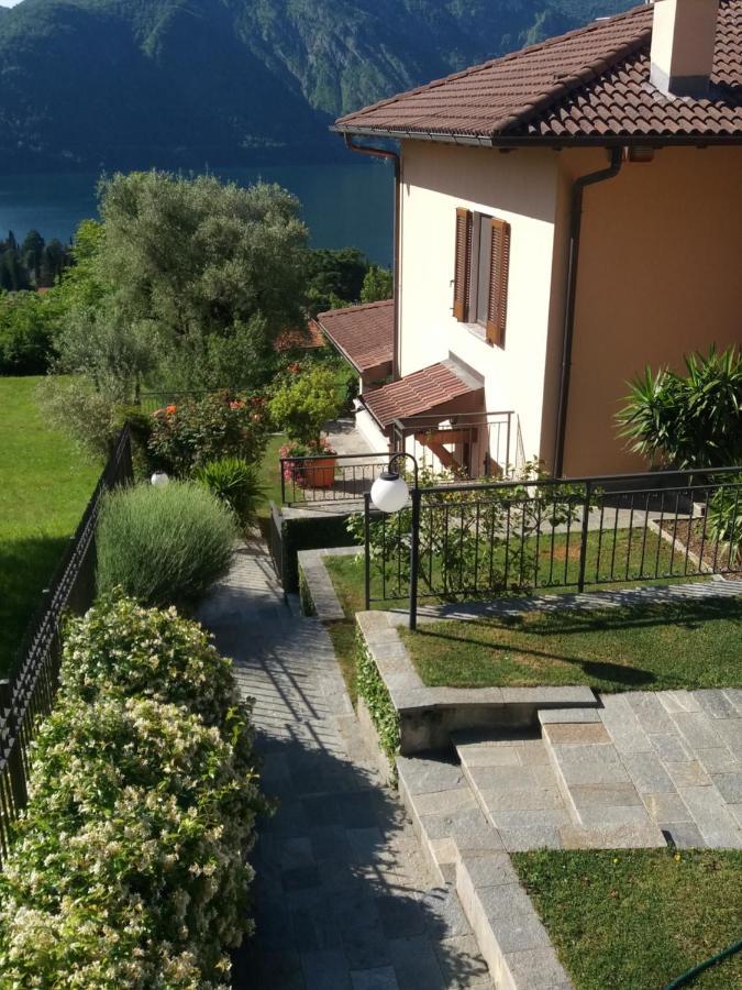 Casa Intignano - Camera Con Bagno E Portico Vista Lago Tremezzo Exterior foto