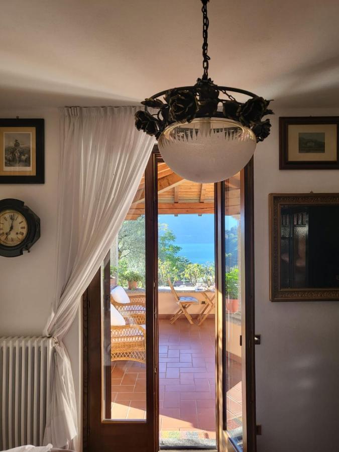 Casa Intignano - Camera Con Bagno E Portico Vista Lago Tremezzo Exterior foto